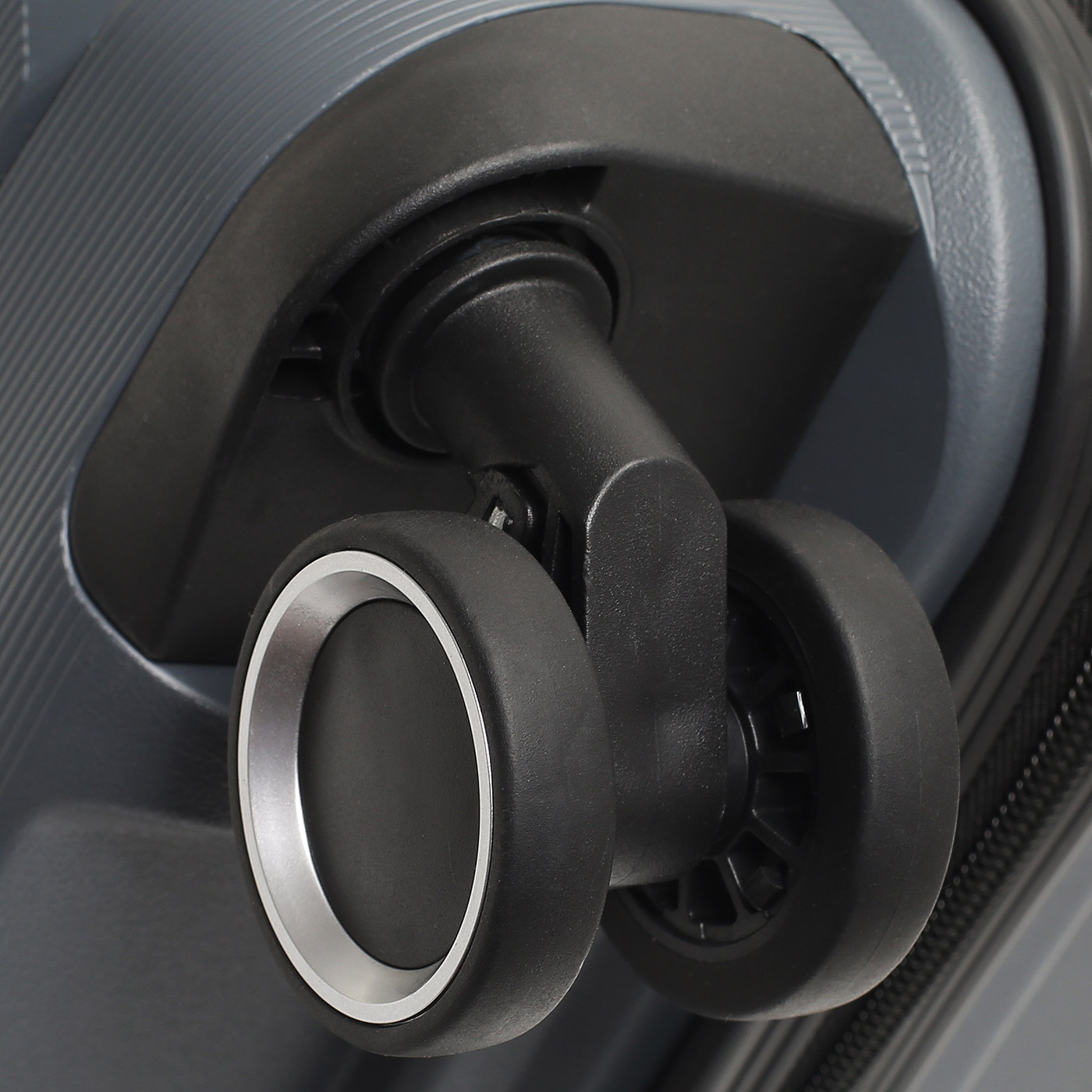 Чемодан маленький S из полипропилена Sun Voyage Elite