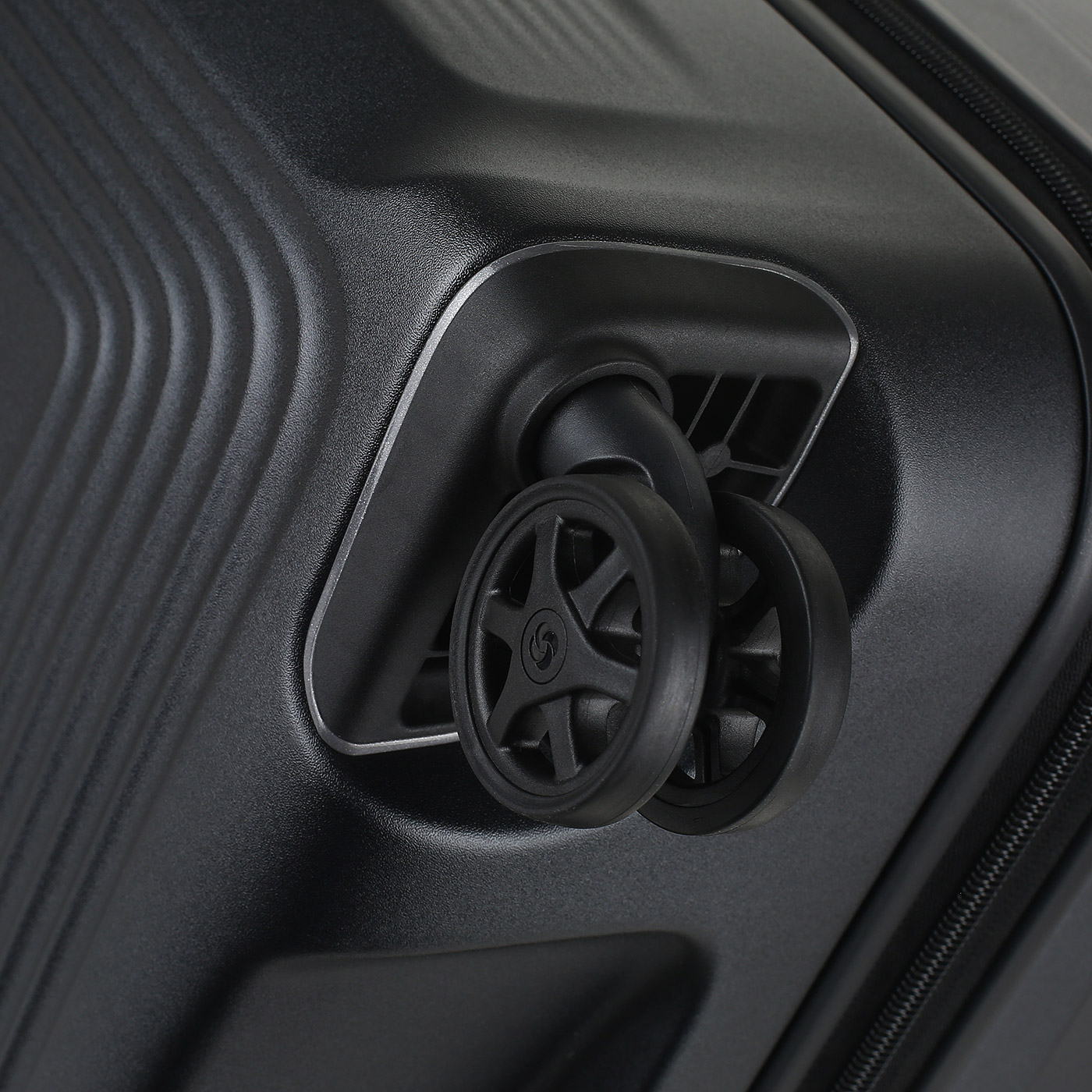 Чемодан Samsonite Nuon