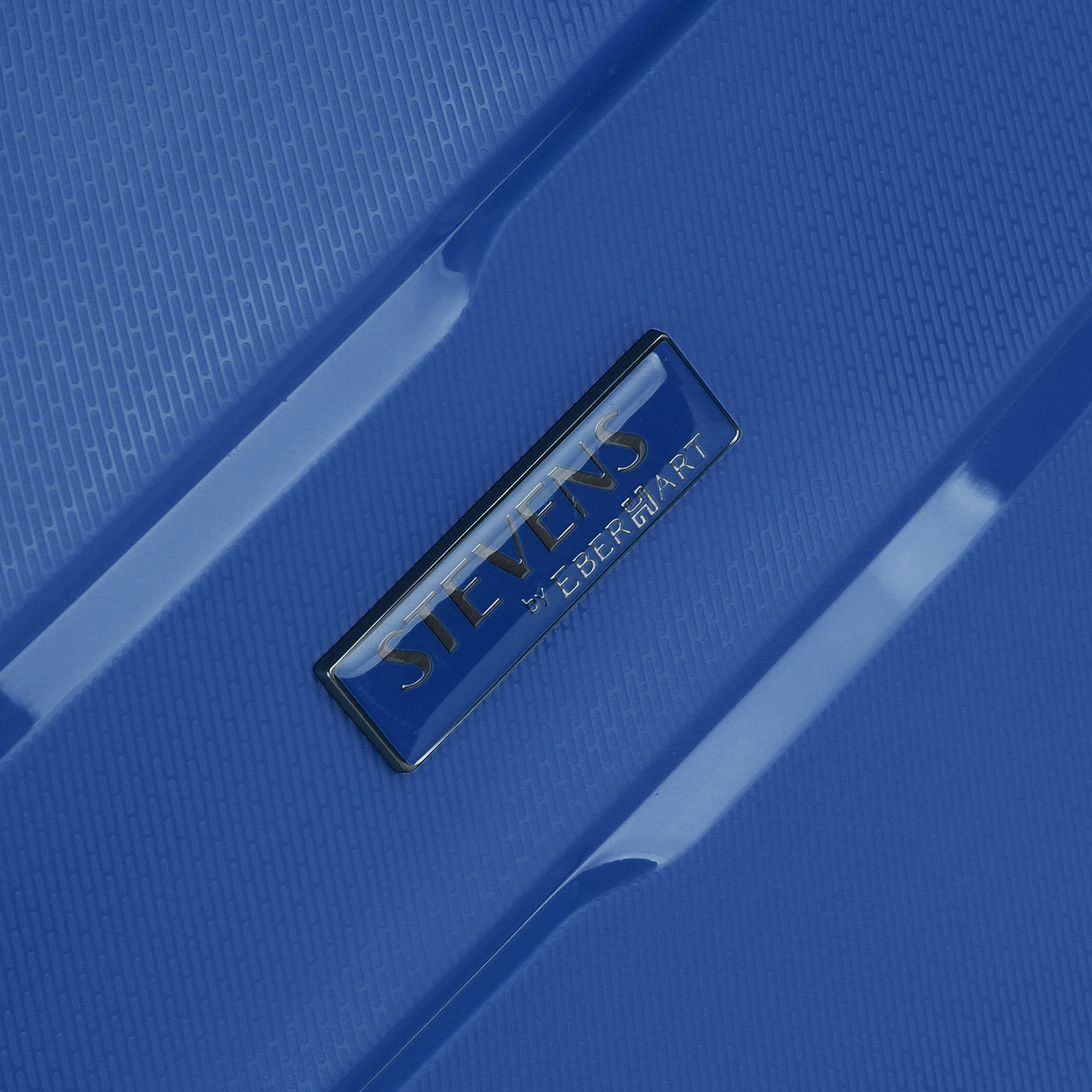 Чемодан маленький S из полипропилена с кодовым замком Stevens Soho 2.0